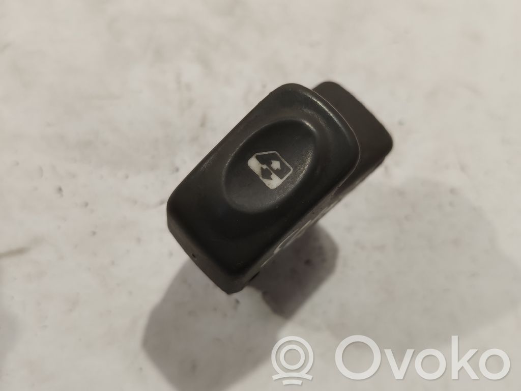 Renault Scenic I Interruptor del elevalunas eléctrico 
