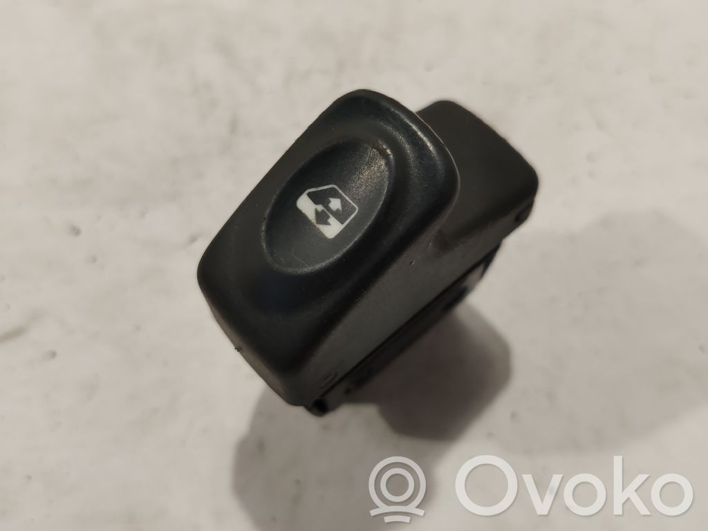 Renault Megane I Electric window control switch 
