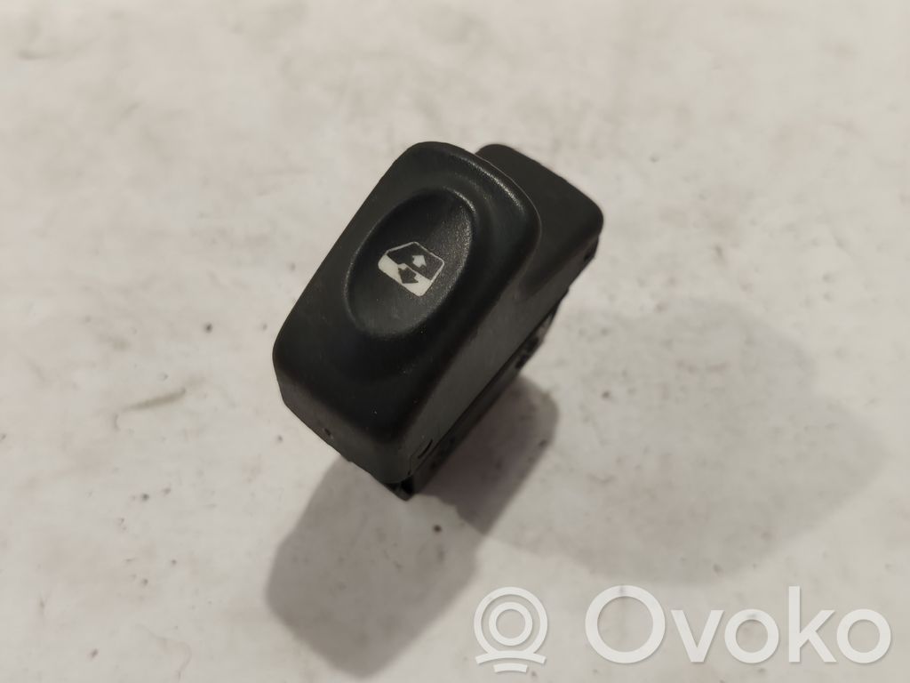 Renault Megane I Electric window control switch 