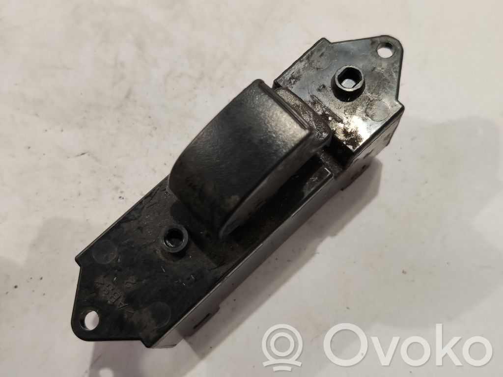 Electric window control switch   C8DD644M