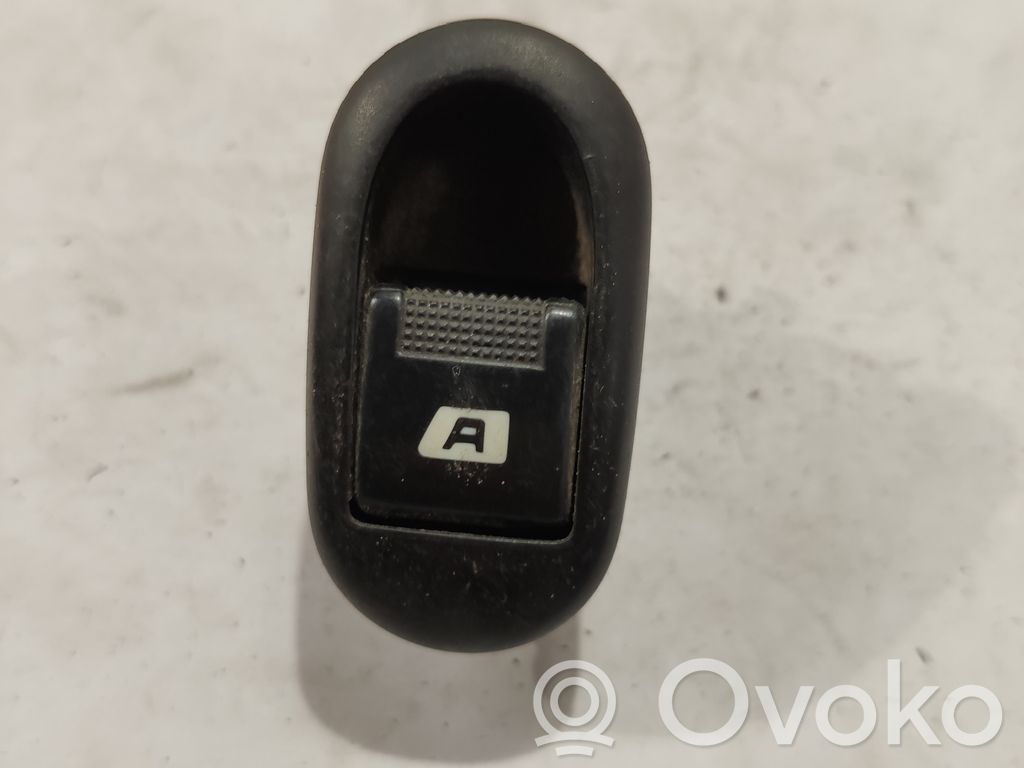 Electric window control switch   96401469XT