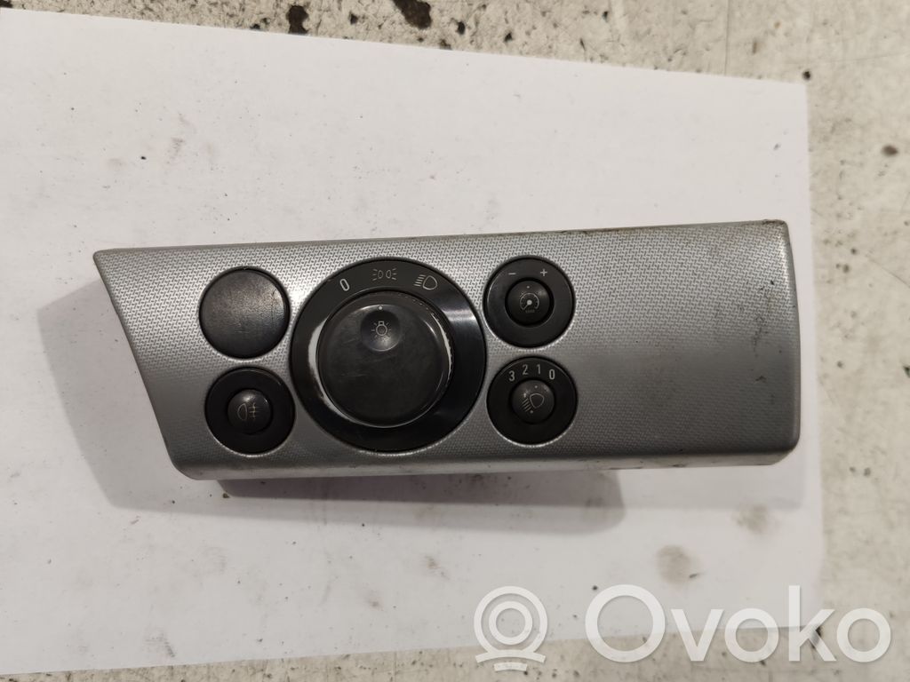 Opel Astra H Light switch 