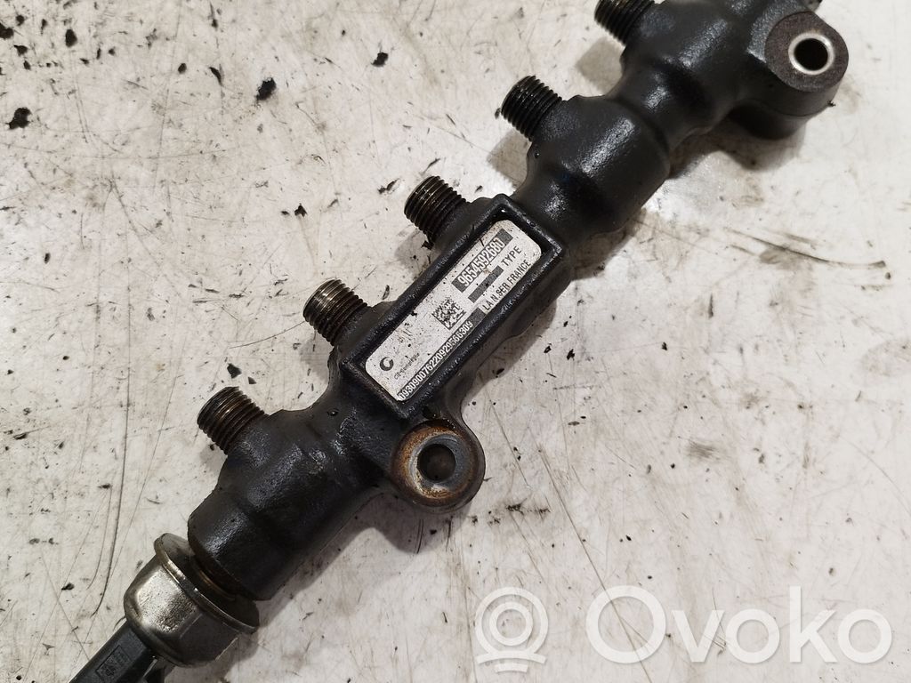 Mazda 3 II Kraftstoffverteiler Einspritzleiste Verteilerrohr 