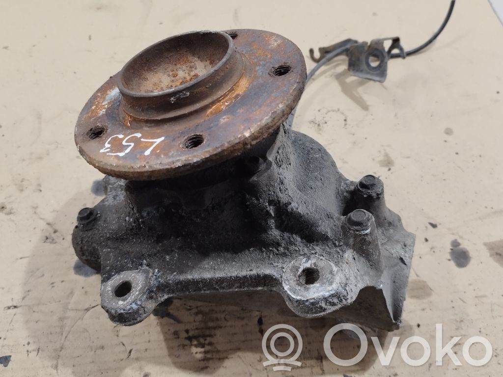 BMW 1 E81 E87 Front wheel hub 