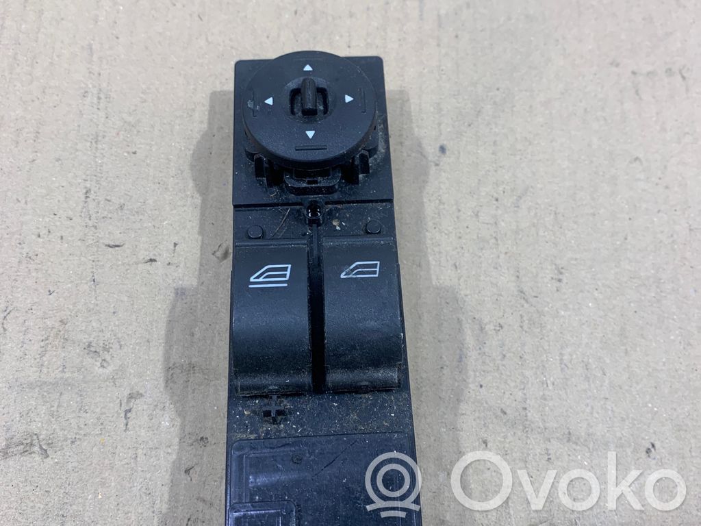 Ford Focus Electric window control switch 