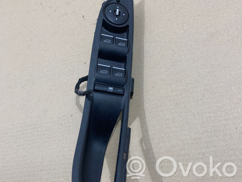 Ford Focus Electric window control switch 