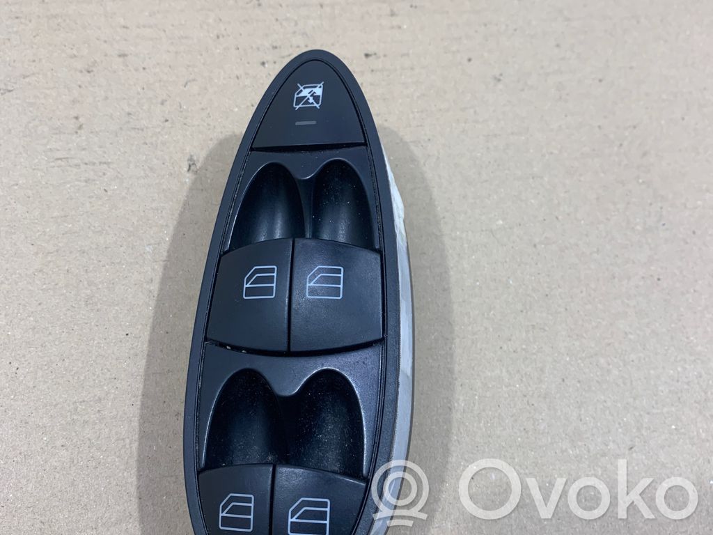 Mercedes-Benz E W211 Electric window control switch 