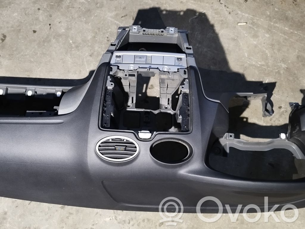 Dashboard   8M5XA04320