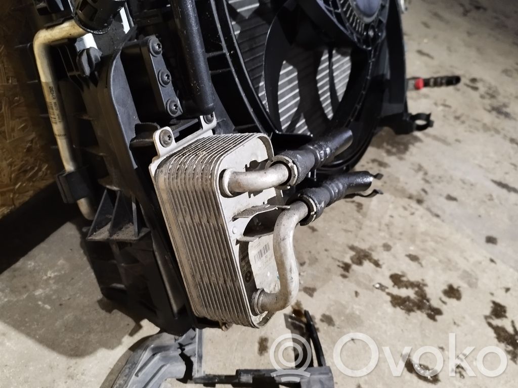 BMW 5 E60 E61 Radiatorių panelė 