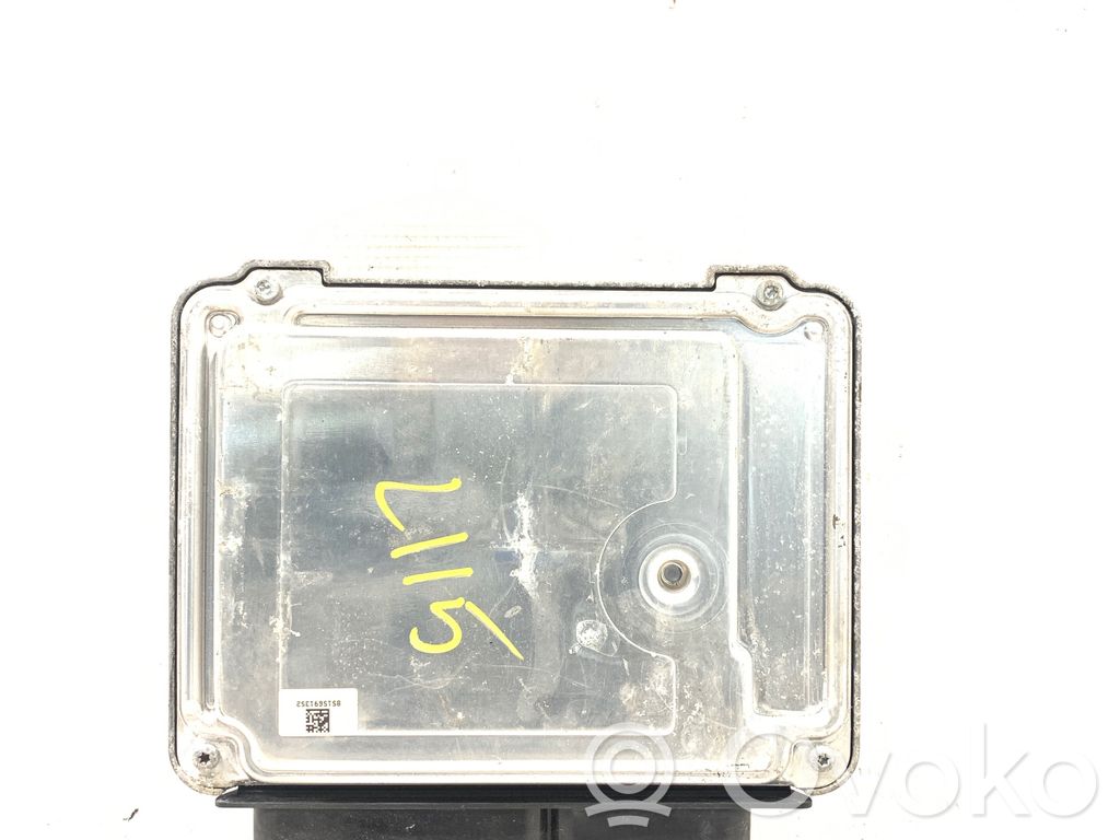 Skoda Superb B6 (3T) Engine control unit/module 