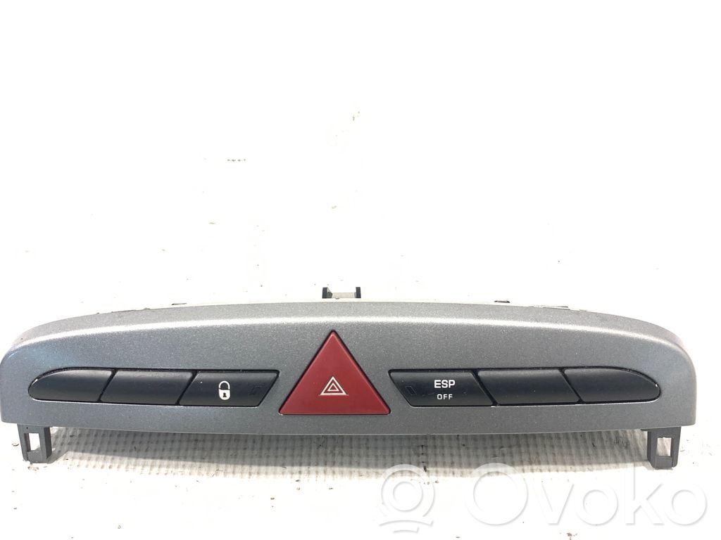 Peugeot 308 Avārijas lukturu slēdzis 