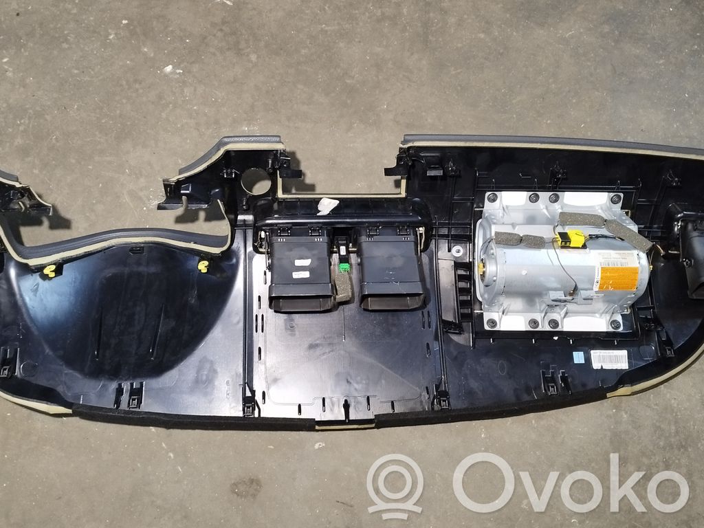 Volvo V50 Панель 