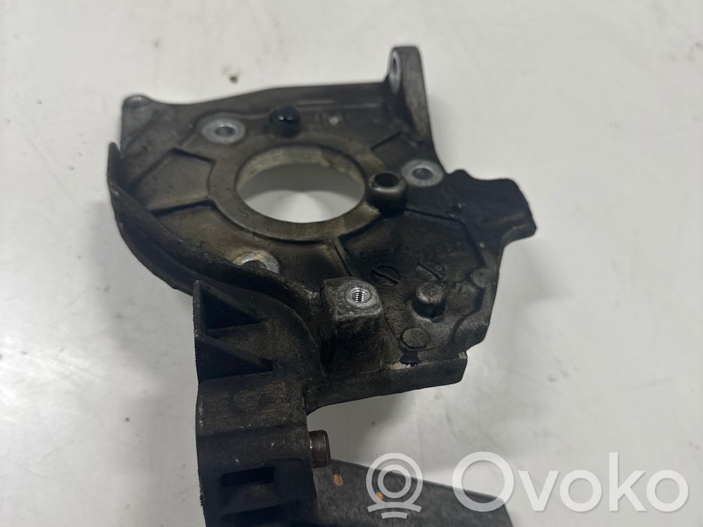 Peugeot 207 Engine mounting bracket 