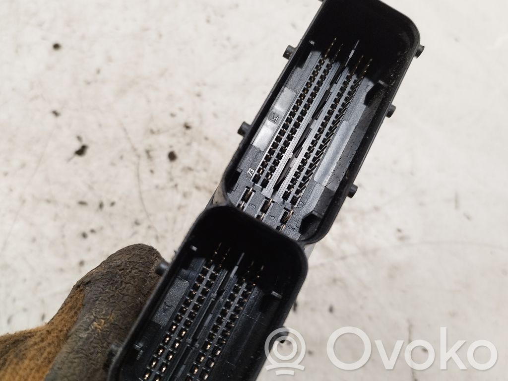 Volkswagen Touran I Engine control unit/module ECU 