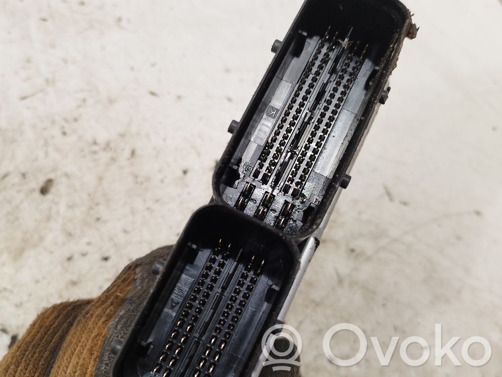 Volkswagen Touran I Engine control unit/module ECU 