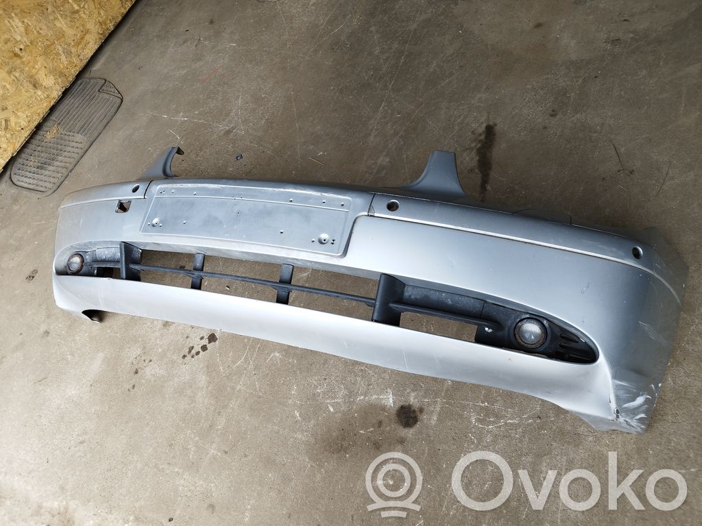 BMW 7 E65 E66 Priekinis bamperis 