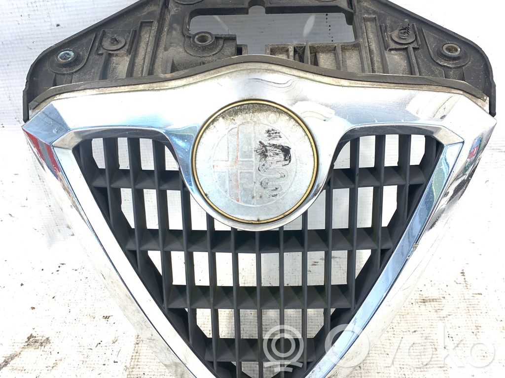 Alfa Romeo 156 Etusäleikkö 