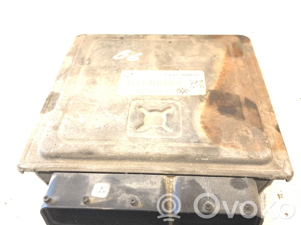 Volkswagen PASSAT B6 Engine control unit/module 