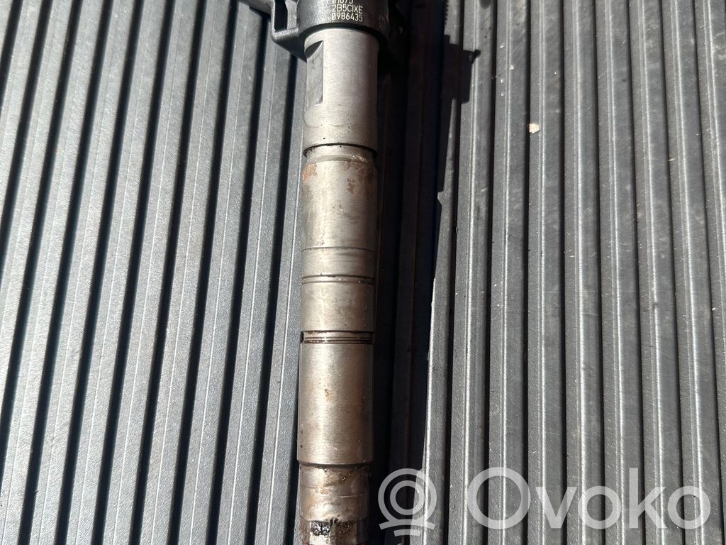 BMW 1 E81 E87 Fuel injector 