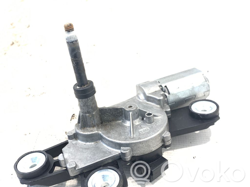Ford Fiesta Silniczek wycieraczki szyby tylnej 