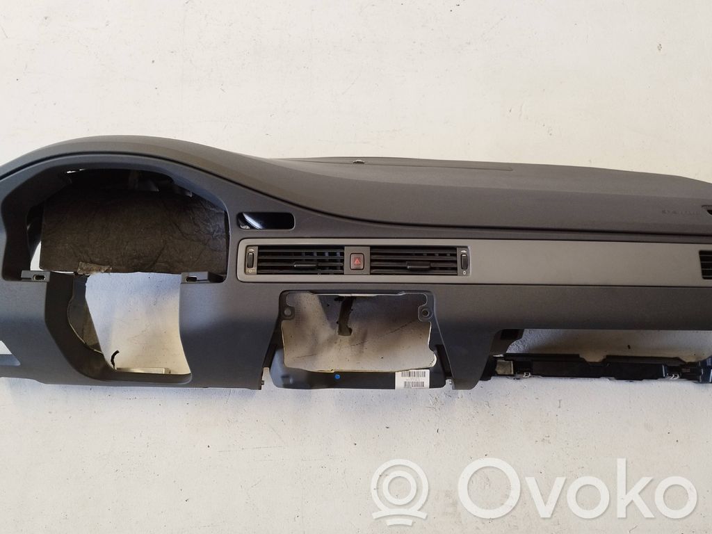 Volvo V70 Panelis 