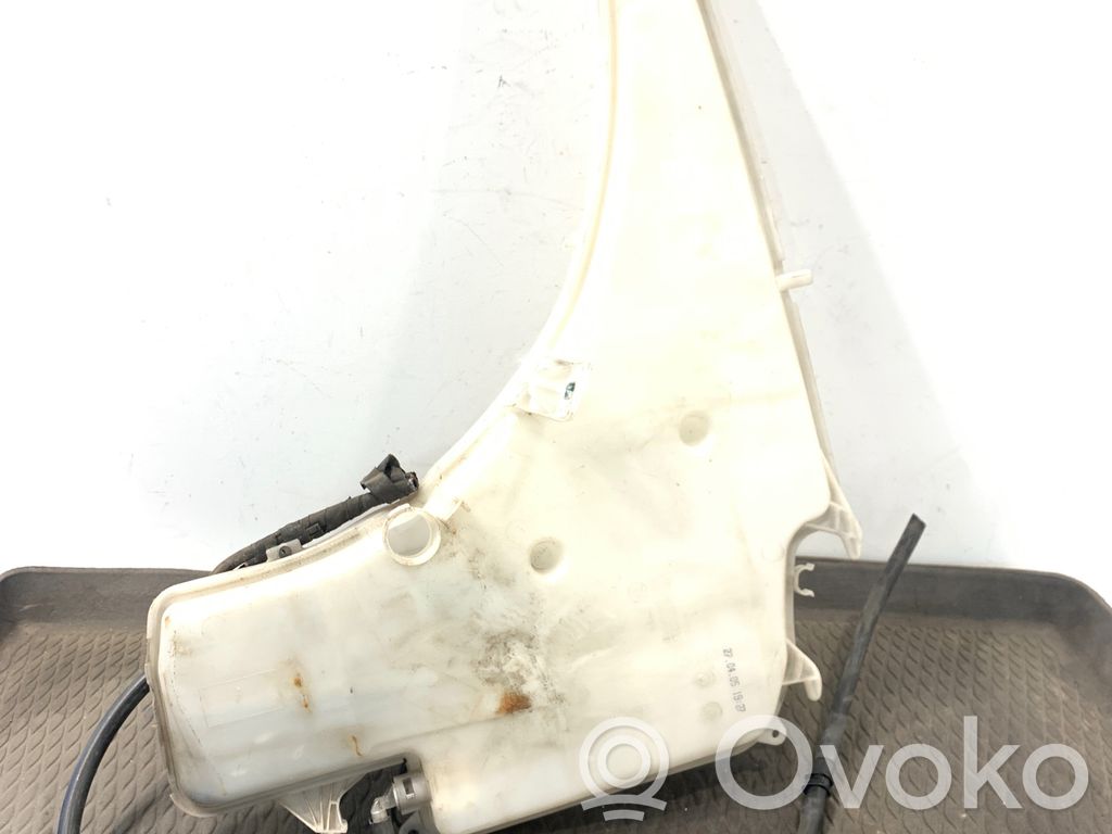 BMW 1 E81 E87 Logu šķidruma tvertne 