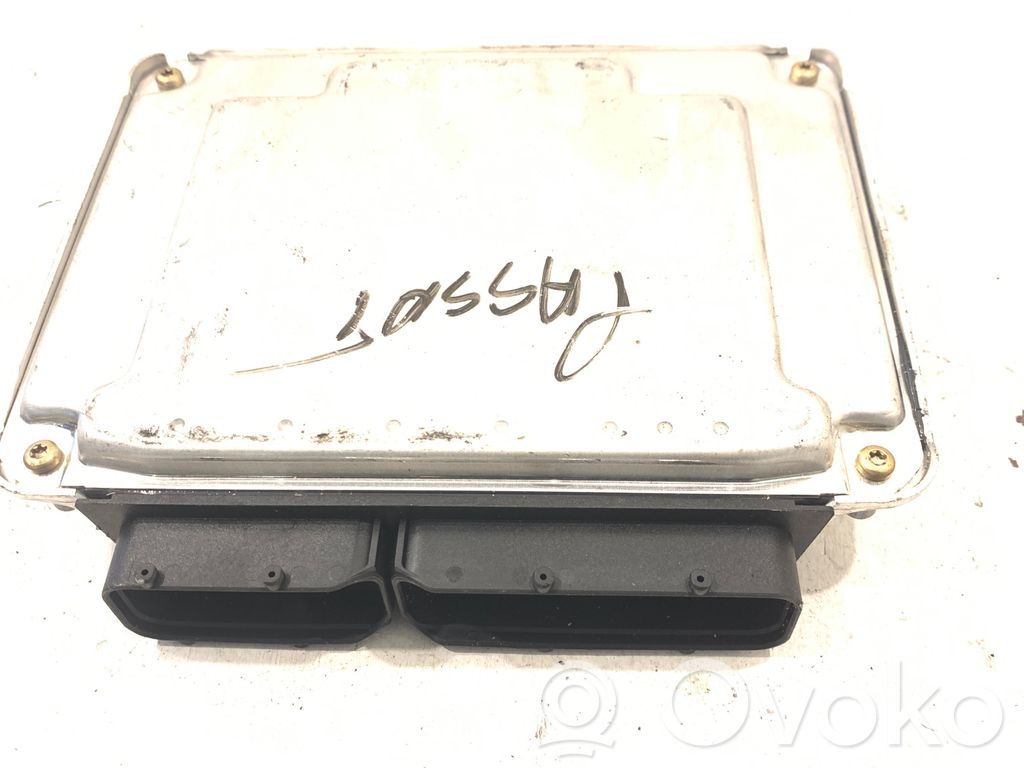 Volkswagen PASSAT B5 Engine control unit/module 