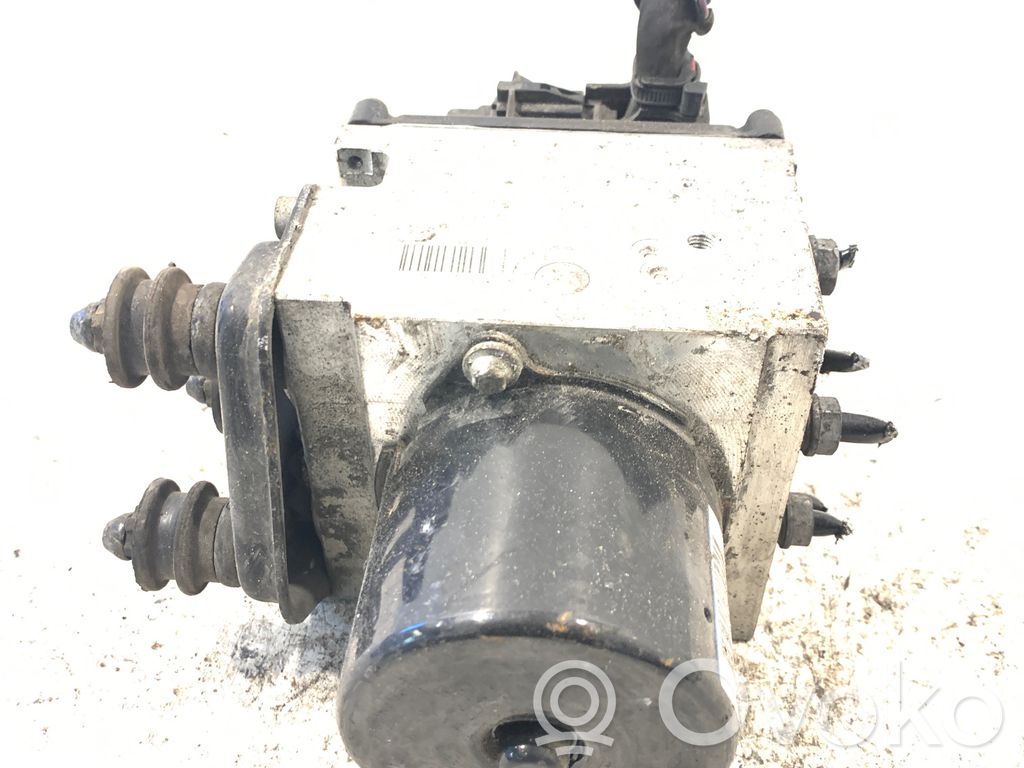 Volkswagen PASSAT B6 ABS Pump 