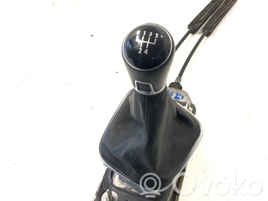 Volkswagen Polo V 6R Gear shifter/selector 
