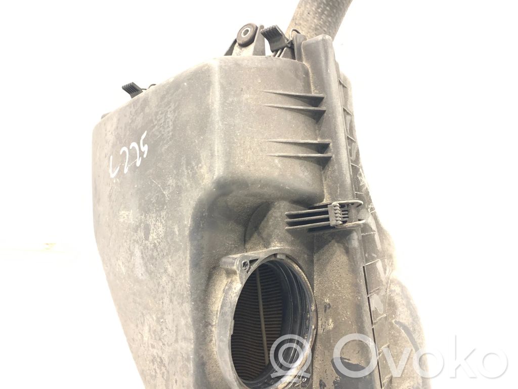 BMW 5 E60 E61 Air filter box 