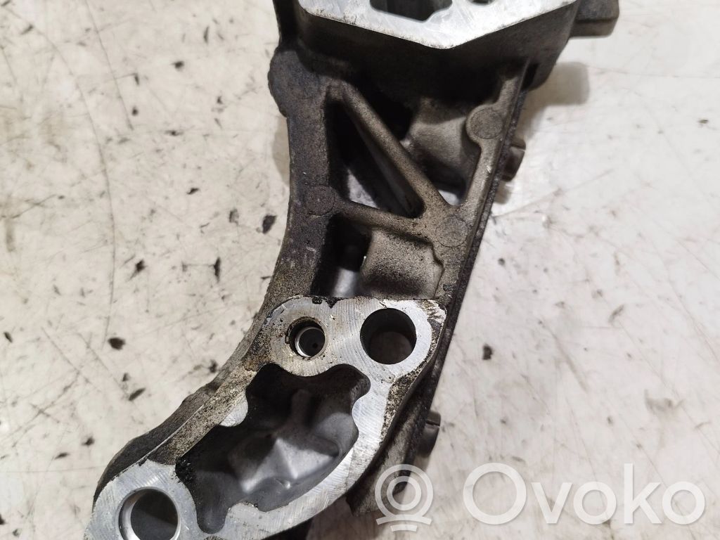Citroen C3 Engine mounting bracket 