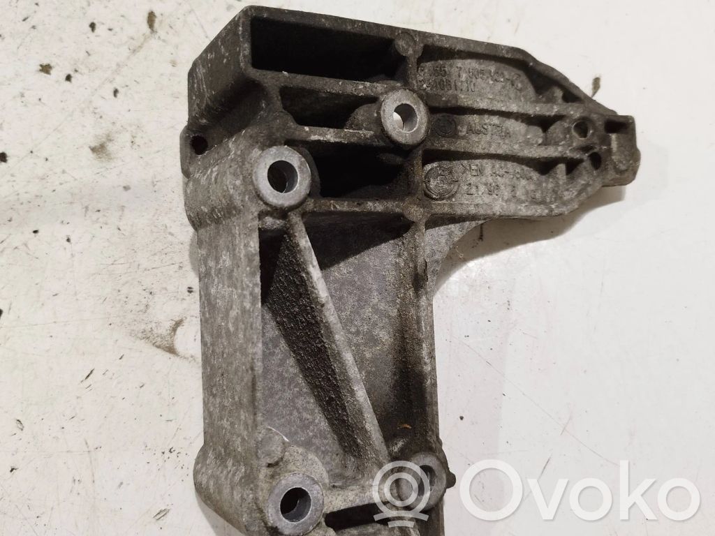 BMW 1 E81 E87 Engine mounting bracket 