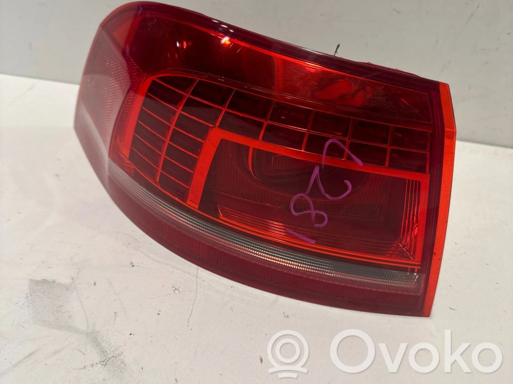 Volkswagen PASSAT B7 Lampă spate în caroserie 