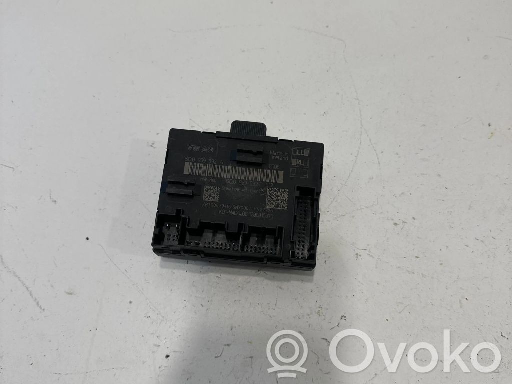 Volkswagen Golf VII Engine control unit/module 