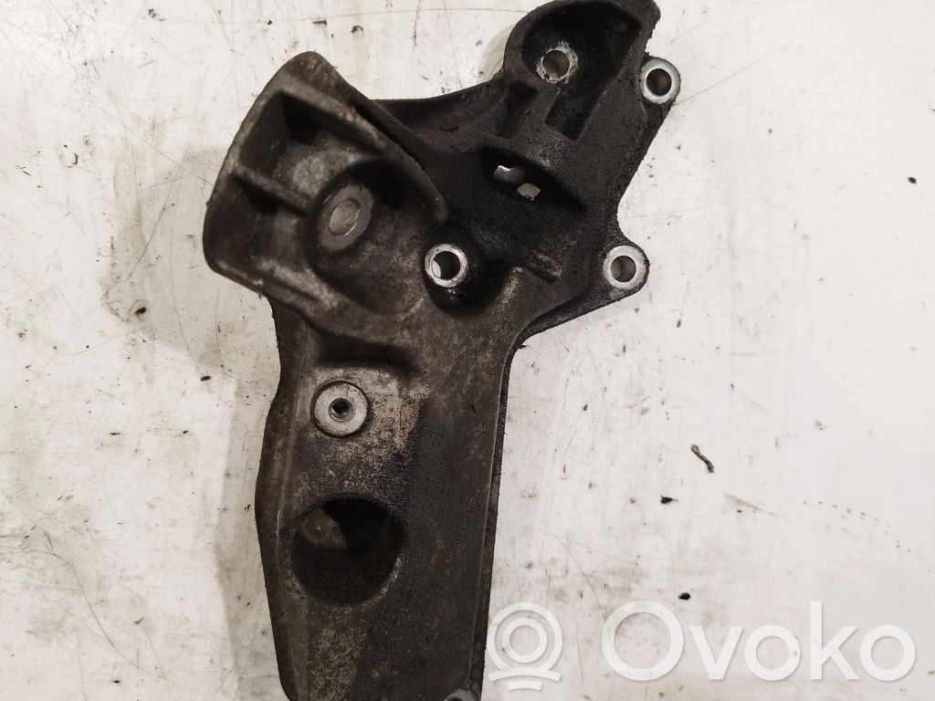 BMW 5 E60 E61 Engine mounting bracket 