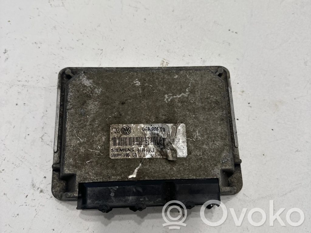 Volkswagen Golf IV Engine control unit/module 
