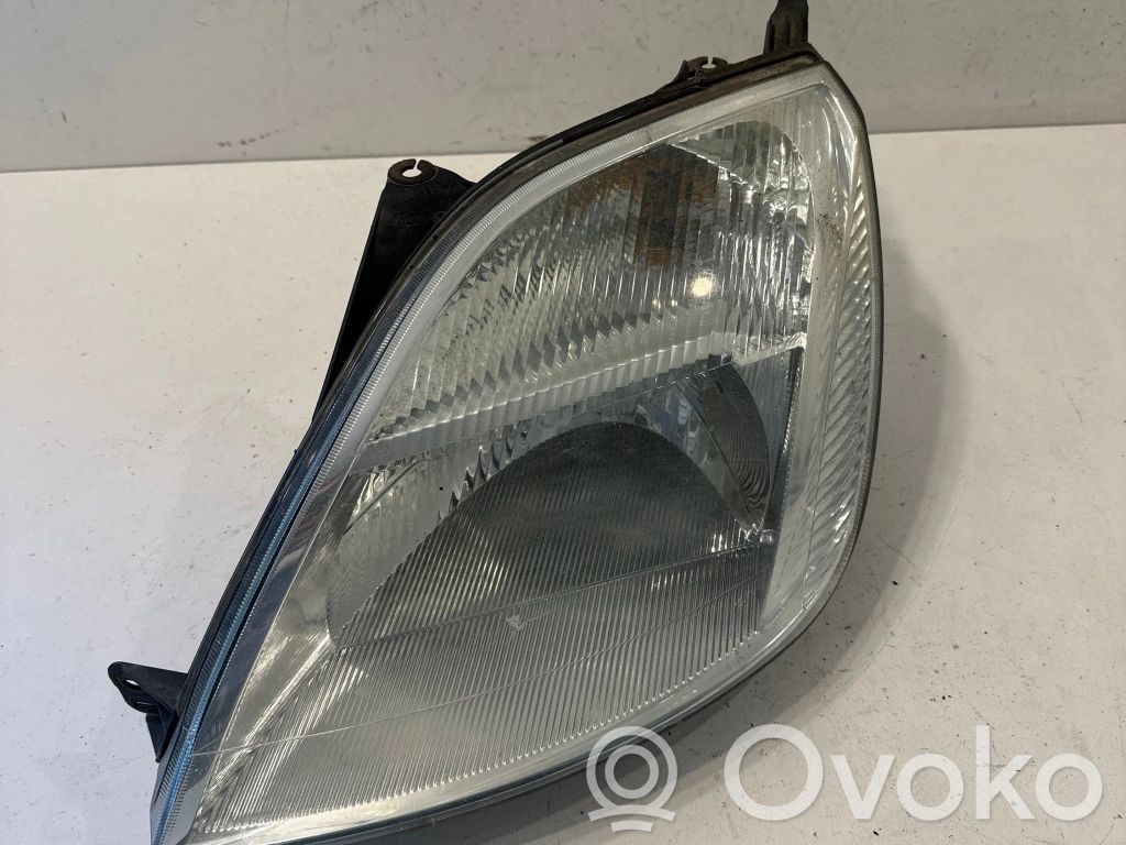 Ford Fiesta Headlight/headlamp 