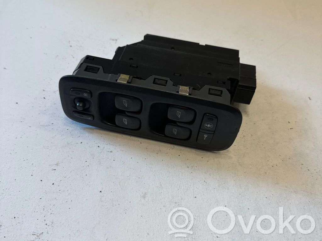 Electric window control switch   8682949