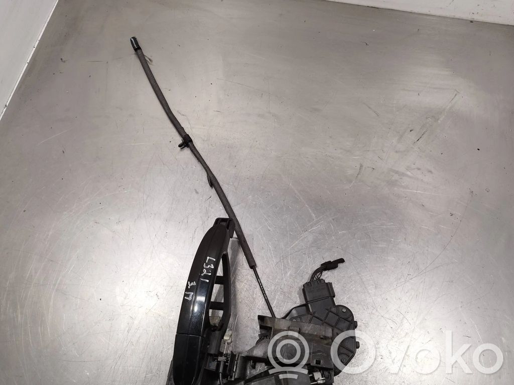 Ford S-MAX Takaoven lukko 