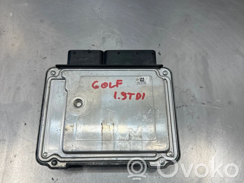 Volkswagen Golf V Engine control unit/module 