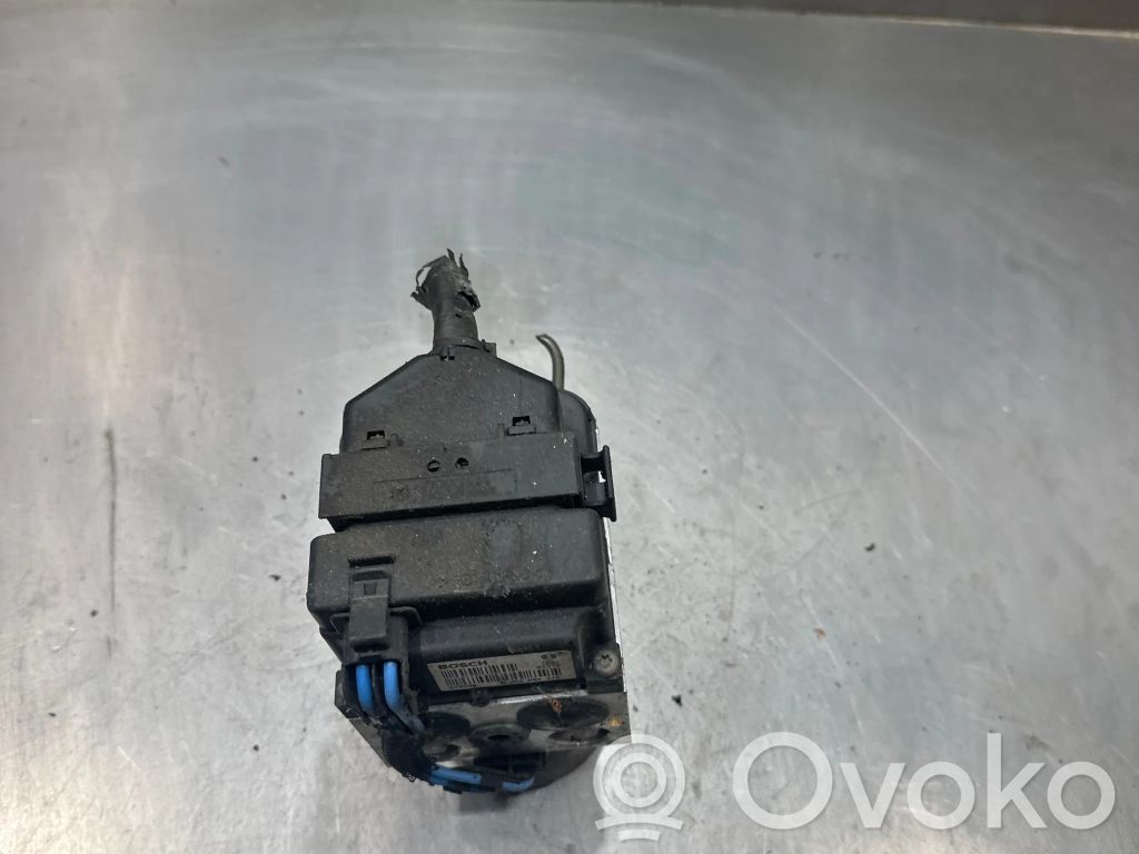 Nissan Primera ABS bloks 