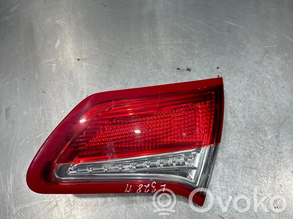 Citroen C4 II Lampy tylnej klapy bagażnika 