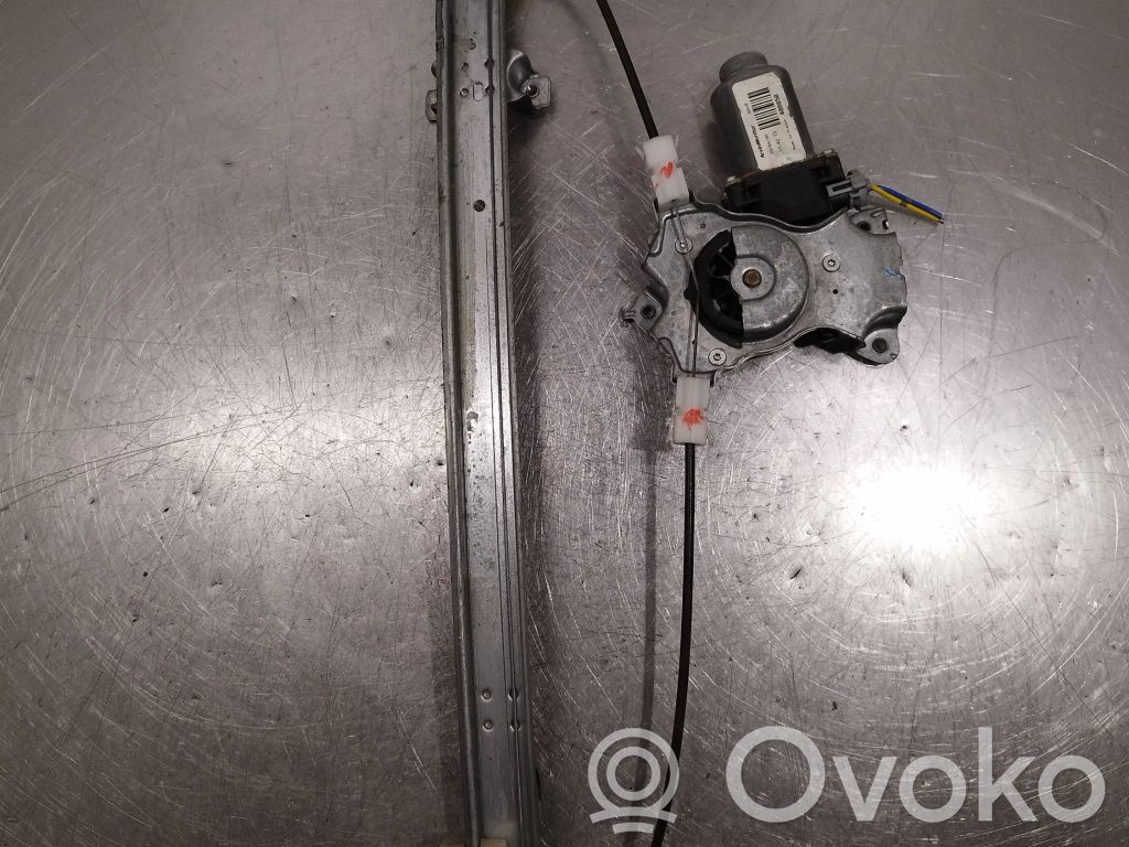 Nissan Navara D40 Elektryczny podnośnik szyby drzwi tylnych 