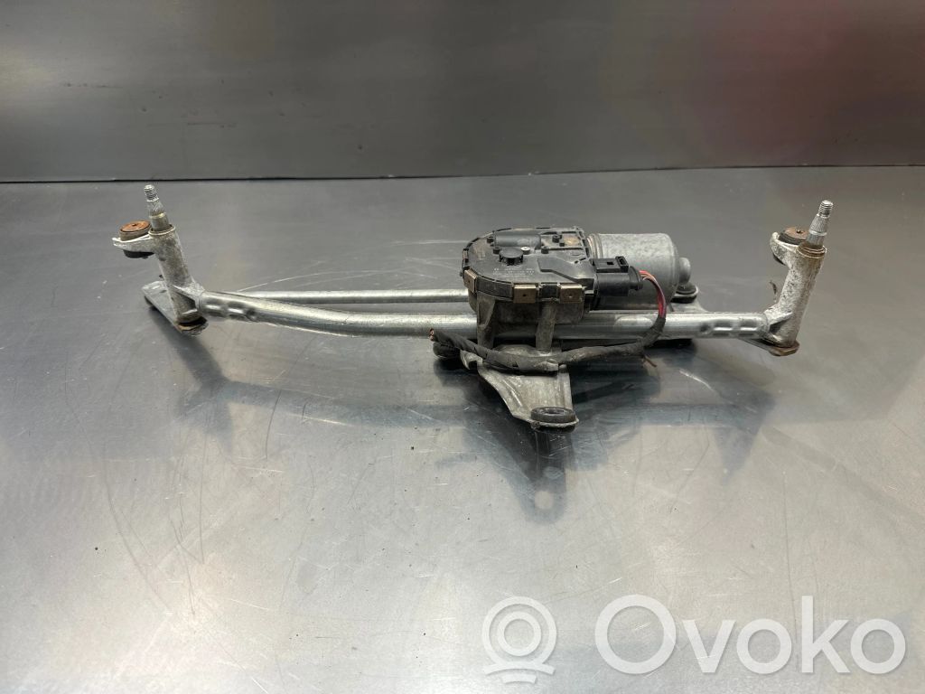 Volkswagen PASSAT B6 Front wiper linkage and motor 
