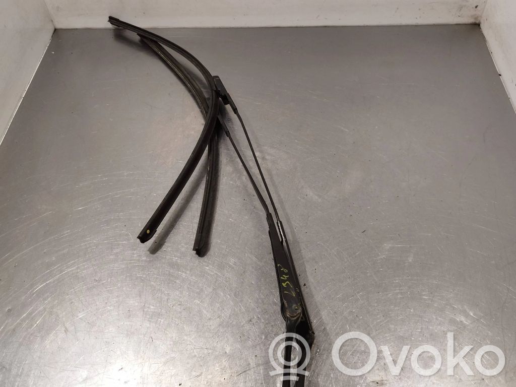Ford Galaxy Front wiper blade arm 