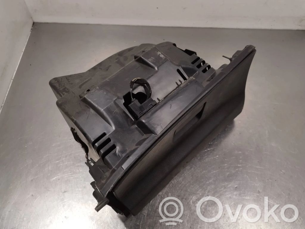 Ford S-MAX Daiktadėžės (bordačioko) komplektas 