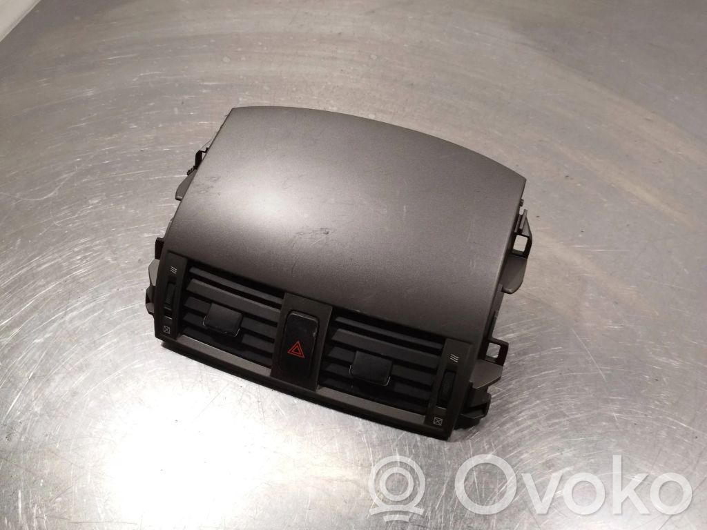 Toyota Corolla E140 E150 Dysze / Kratki środkowego nawiewu deski rozdzielczej 