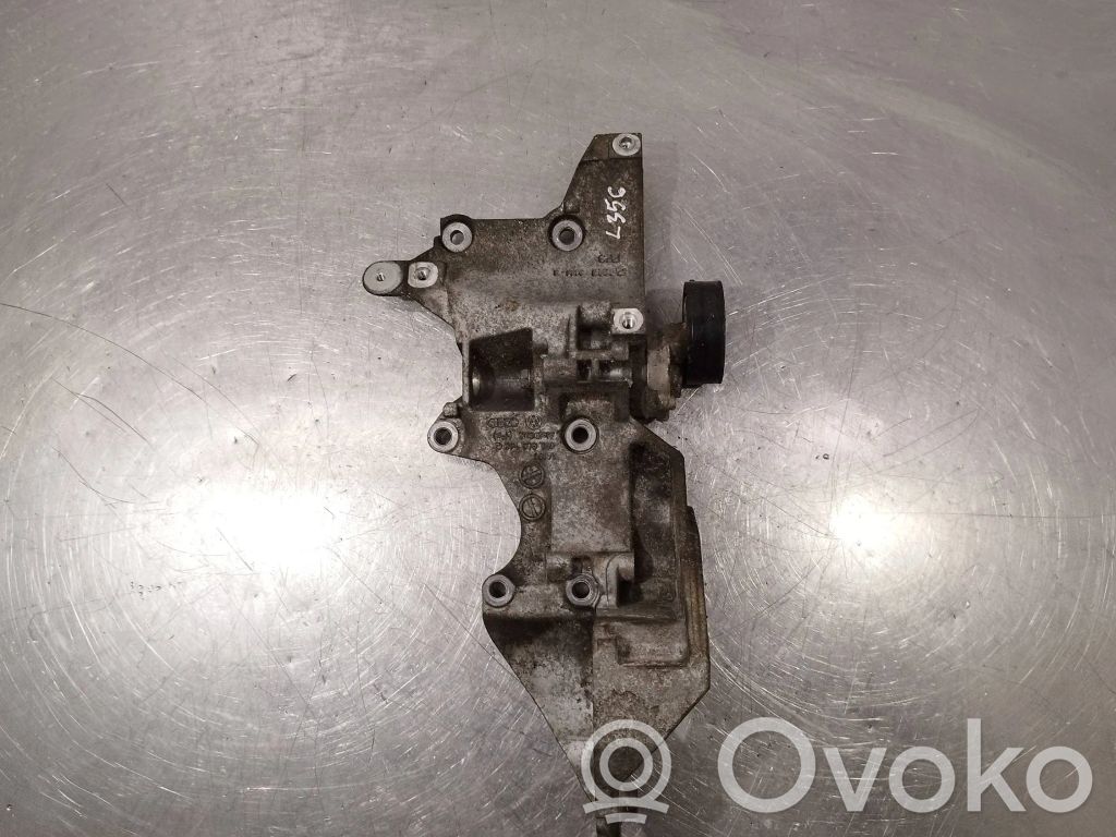 Volkswagen Caddy Mocowanie alternatora 