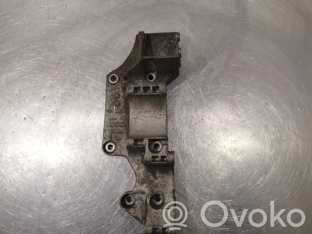 Volkswagen Caddy Mocowanie alternatora 