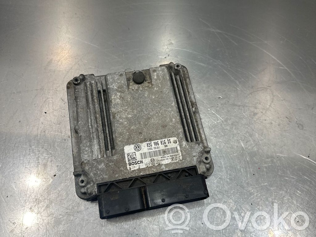 Skoda Octavia Mk2 (1Z) Engine control unit/module 